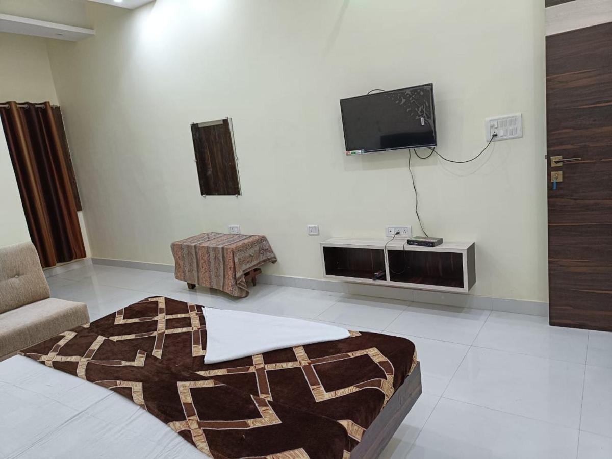 Hotel Parag Palace Jabalpur Buitenkant foto