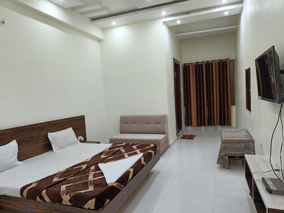 Hotel Parag Palace Jabalpur Buitenkant foto