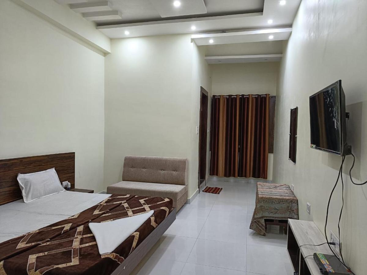 Hotel Parag Palace Jabalpur Buitenkant foto